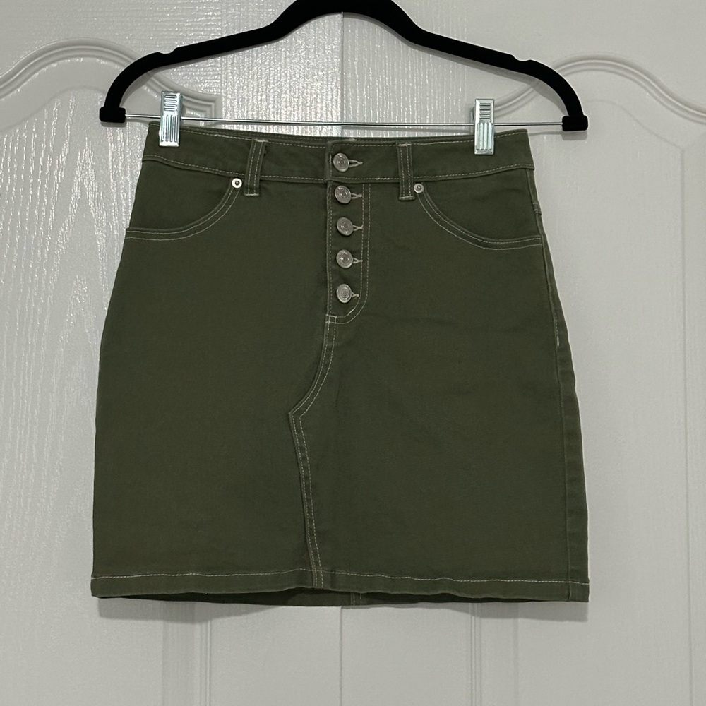 Love Tree Green skirt